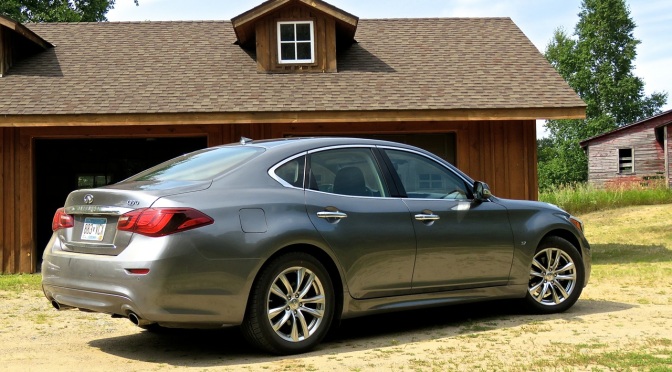 Infiniti Q70: Luxurious and Sporty with a touch of Amnesia